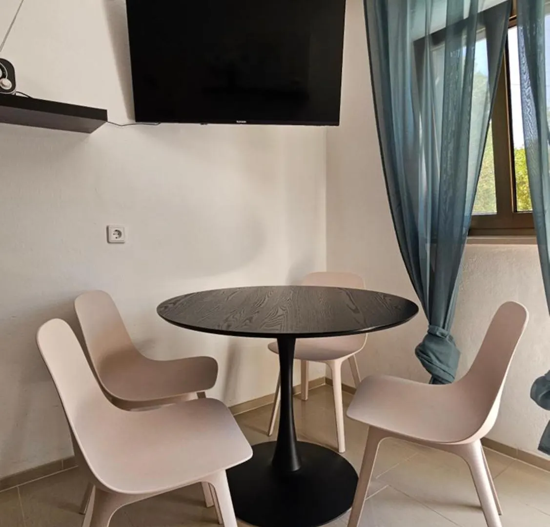 Apartmán Vacation Home With Garden Povljana